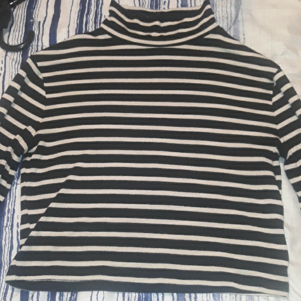 Clothes - Picture 4 of 4